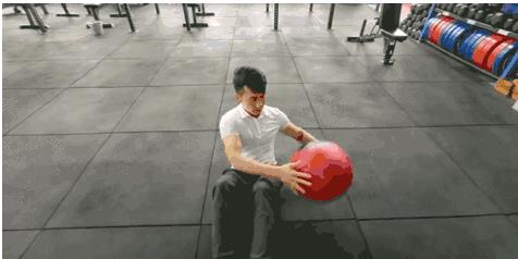 药球下砸注意事项有哪些？药球下砸可以有效增强力量吗？
