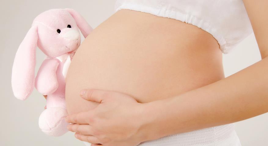 妈妈喝酒对新生儿智力有影响吗？产后妈妈可以喝酒吗？