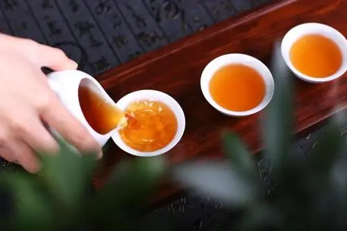青柠檬泡水喝好吗？有什么功效和作用？