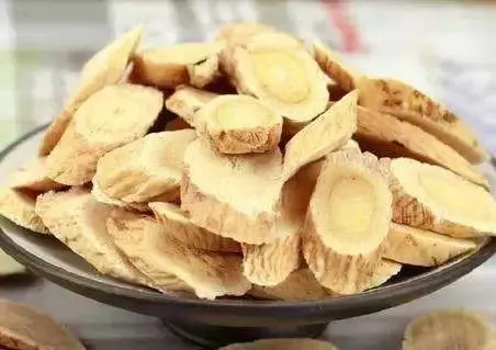 黄芪丹参泡水有什么功效作用？长期泡水喝有什么副作用？